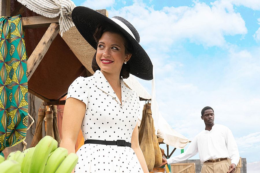 Amparo Piñero (Carmen) e Ivan Mendes (Kiros) en 'Dos vidas'