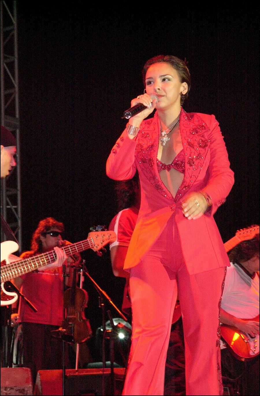 Chenoa durante un concierto en 2004