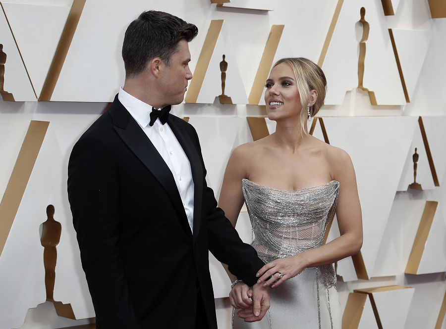 Scarlett Johansson y Colin Jost