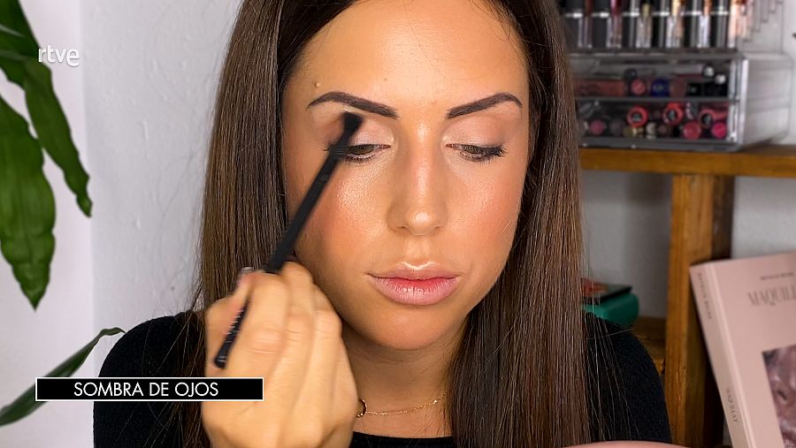 Podemos elegir cualquier sombra de ojos de efecto brillante