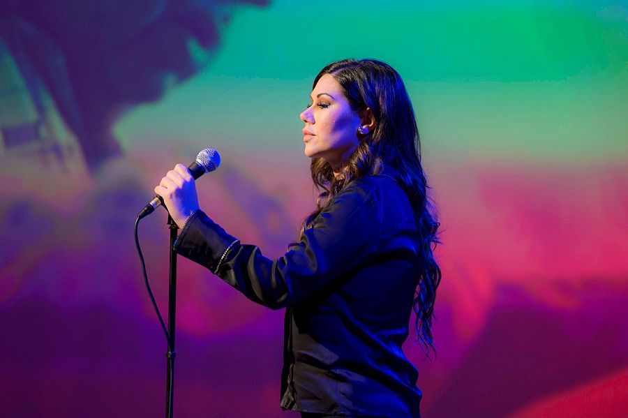 La cantant Tamara durant un moment de l'actuació a 'Punts de vista'