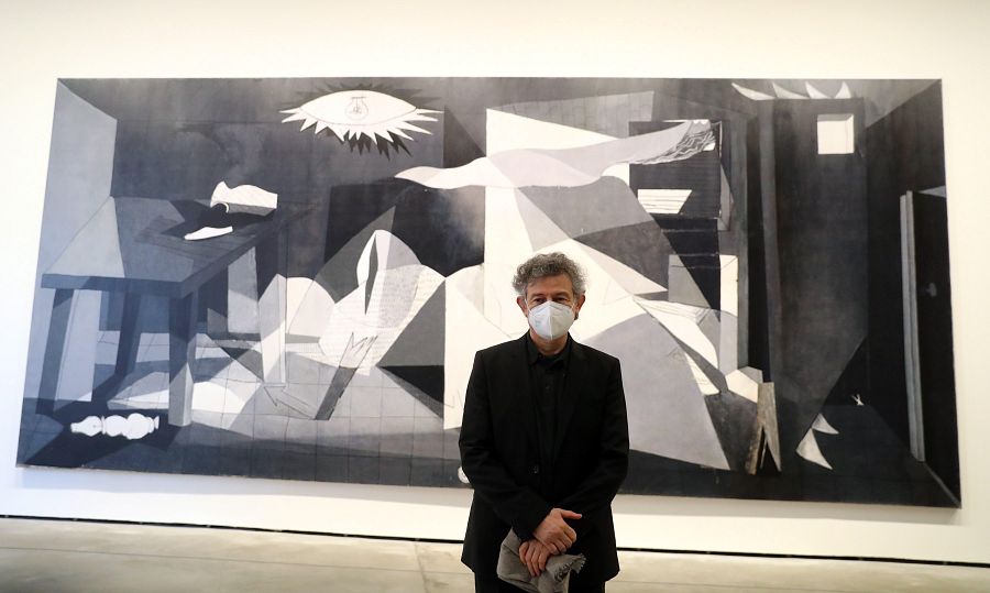 Ballester refleja con fotos de Bilbao, la vida y el drama en pandemia global