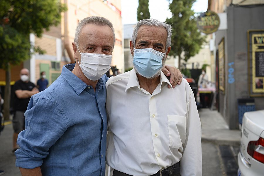  Carlitos (Carlos Hipólito) y Antonio (Imanol Arias) en 2020.