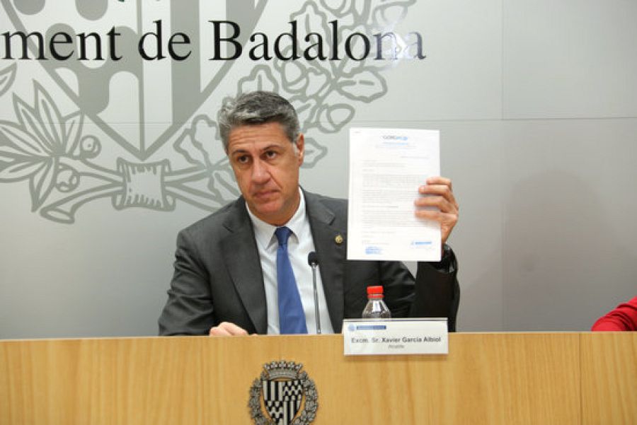 Albiol ensenya la denúncia sobre la nau ocupada