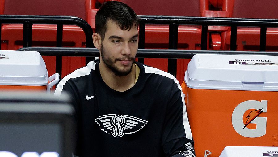 'Willy' Hernangómez, en el banquillo de los Pelicans