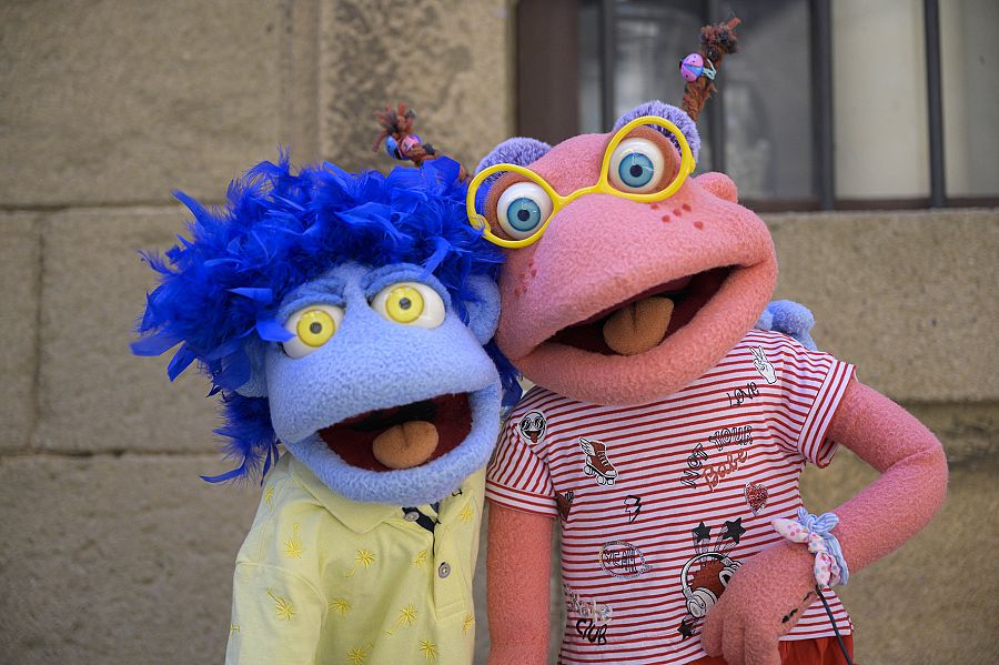 Da a conocer leyendas y tradiciones de nuestra historia y que recupera personajes femeninos que muchas veces han quedado en segundo plano