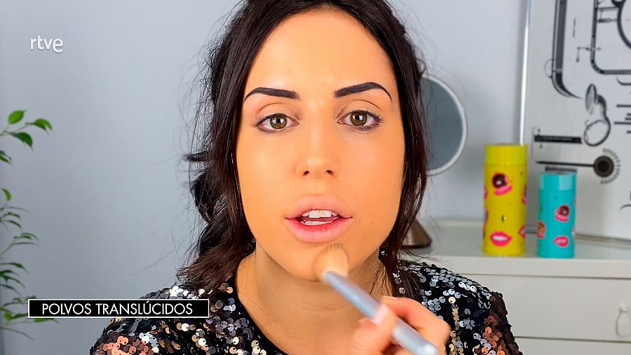 Maquillaje de nochevieja. Paso 4: polvos traslúcidos