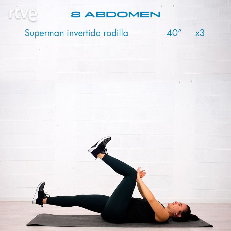 Reto 3. Tercera semana. Ejercicio de absomen: superman invertido rodilla