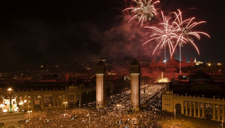 Campanades que es podran seguir des de tots els districtes amb un espectacle de focs artificials