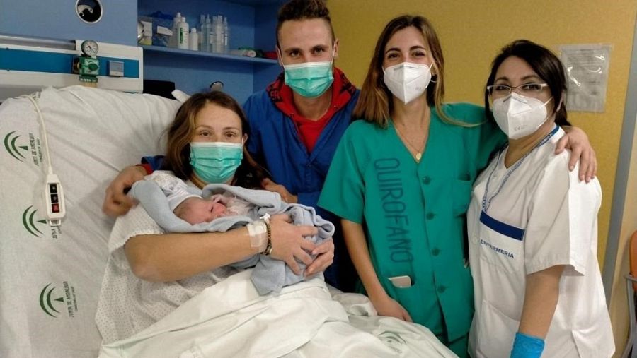 Chiara Luna, el primer bebé andaluz de 2021, ha nacido en el Materno Infantil de Málaga a las 00,00 horas.