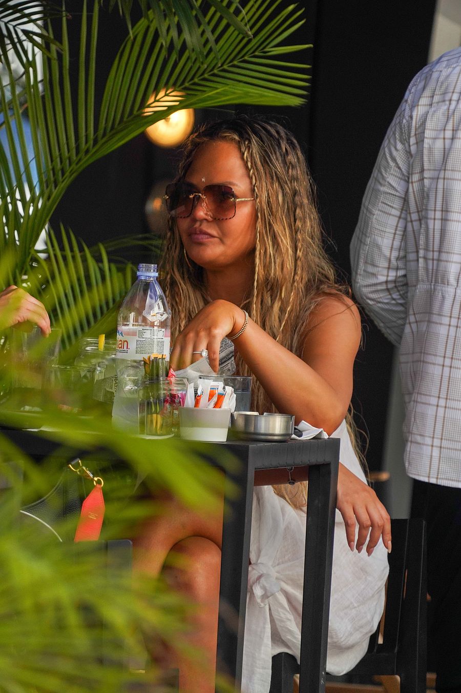 Crissy Teigen pasa las vacaciones en St. Barth con su marido, John Legend