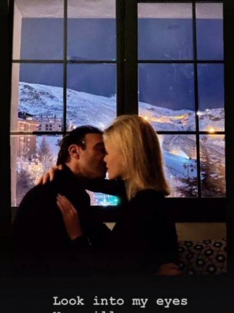 Enrique Ponce y Ana Soria pasan sus vacaciones en la nieve