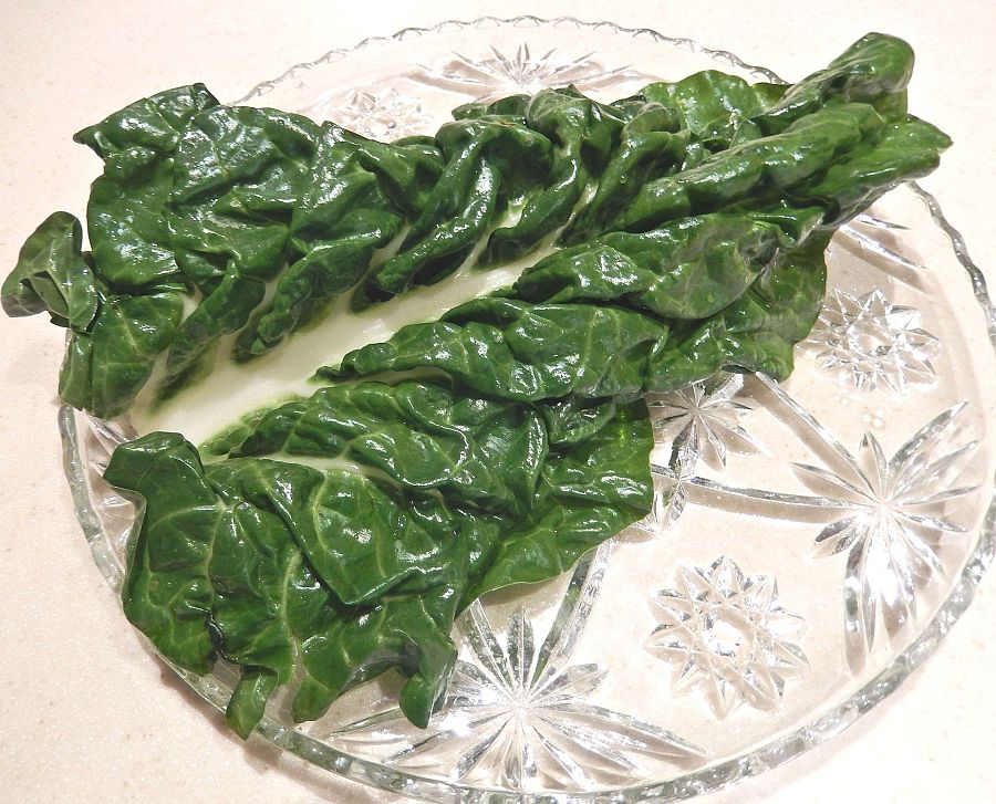 Hoja de acelga en plato
