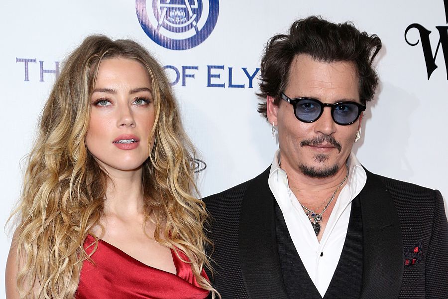 Amber Heard y Johnny Depp en un evento en California, 2016