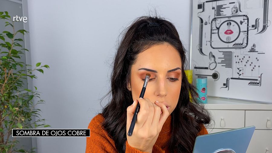 Sombra de ojos cobre