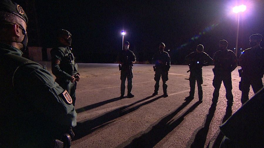 Agentes del GAR instalados en el campo de Gibraltar preparándose para un control de vigilania