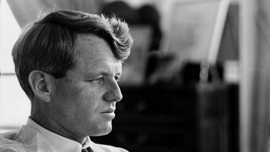 Robert Francis Kennedy, conocido como RFK, fiscal general y candidato a presidente de EE.UU