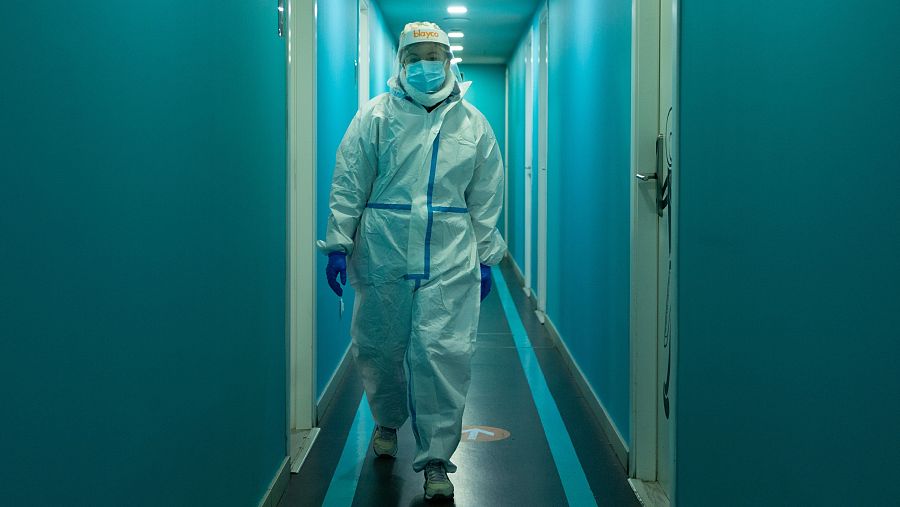 Un 45% de los psanitarios españoles presentaba un riesgo alto de trastorno mental después de la primera ola.