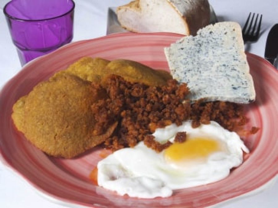 Tortos con picadillo