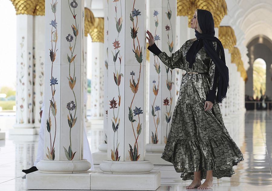 Ivanka Trump en su visita a la gran mezquita Sheikh Zayed en Abu Dhabi, 2020