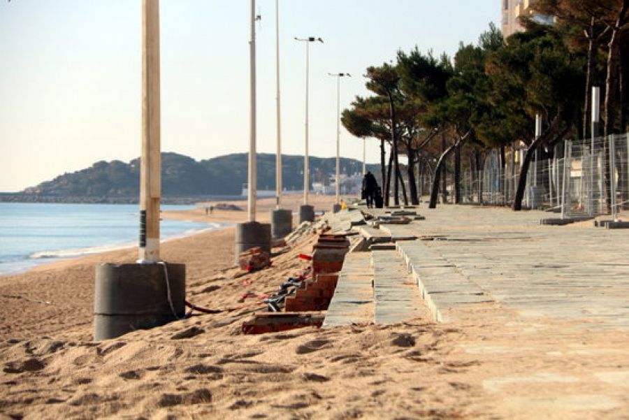 Passeig marítim de Platja d'Aro després del pas del temporal Gloria