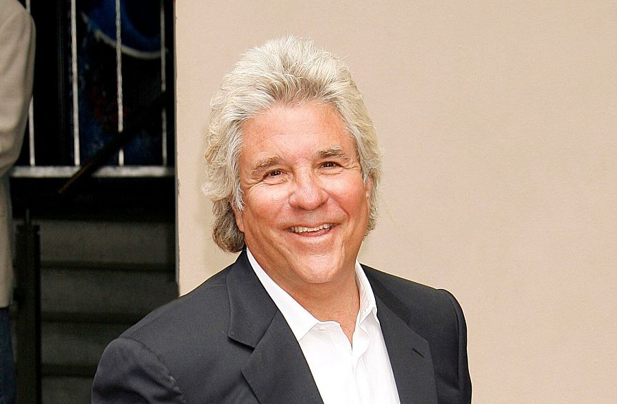 Jon Peters es un magnate de Hollywood divorciado de Pamela Anderson