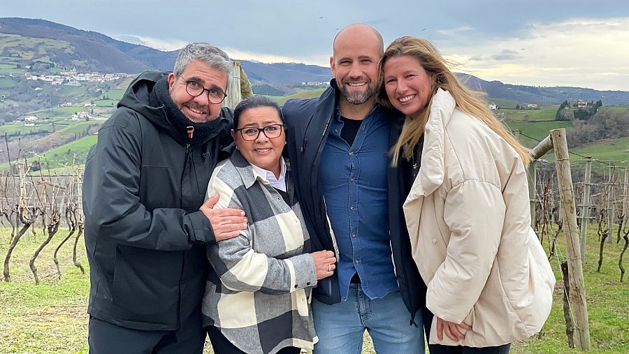 Florentino Fernández y Gonzalo Miró junto a María del Monte y Anne Igartiburu, las dos primeras parejas del programa