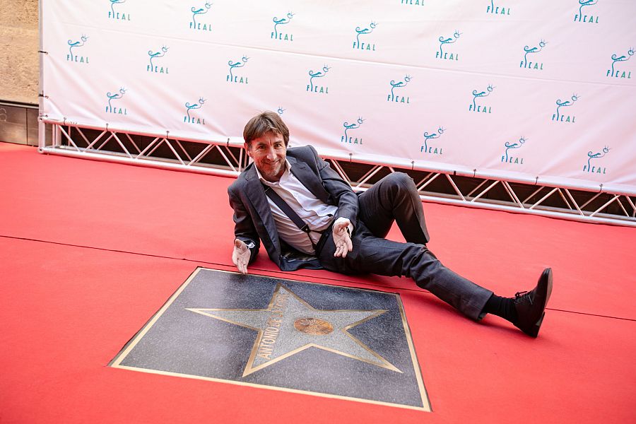 El actor Antonio de la Torre Martín posando en Almería