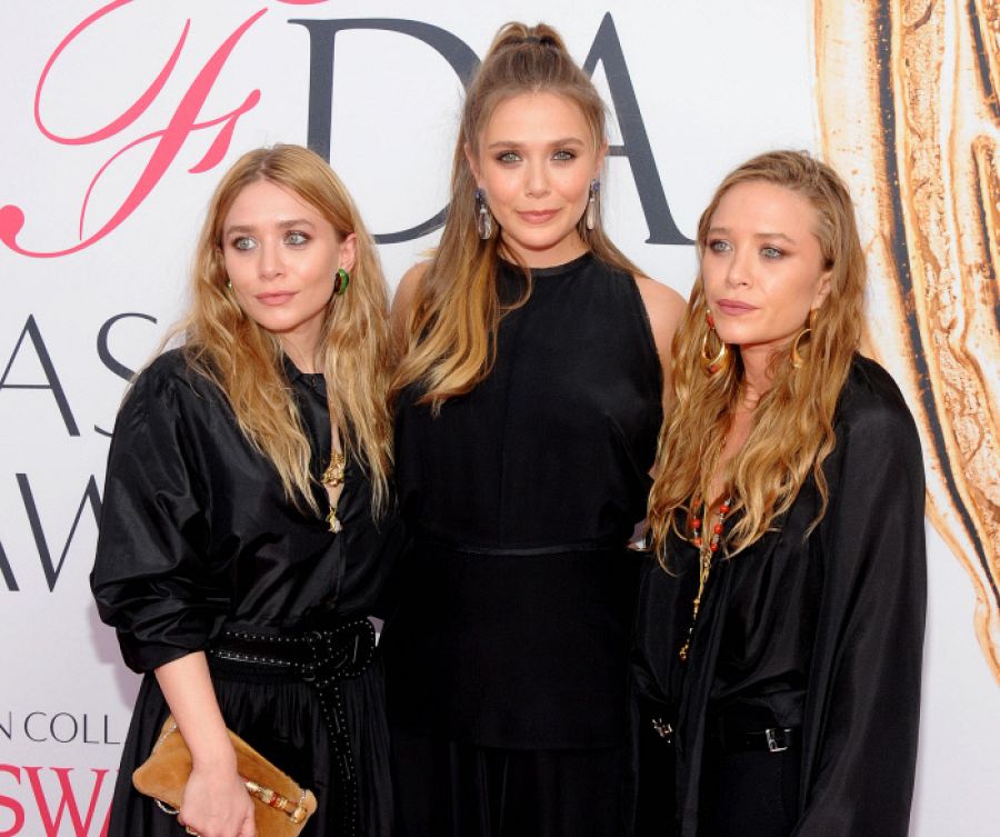 Elizabeth Olsen posa junto a sus hermanas Mary-Kate y Ashley