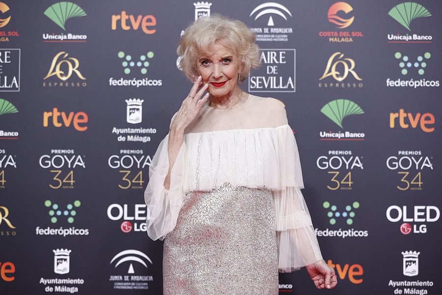 Marisa Paredes con un vestido de Juan Duyos en la gala de los Goya 2020