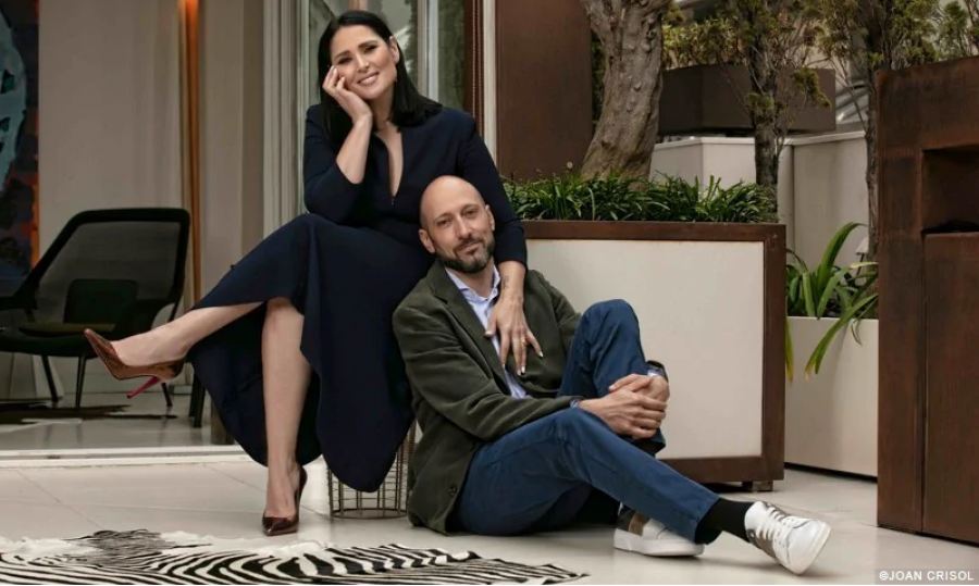 Rosa López y su pareja Iñaki García en una sesión de fotos para ¡Hola!