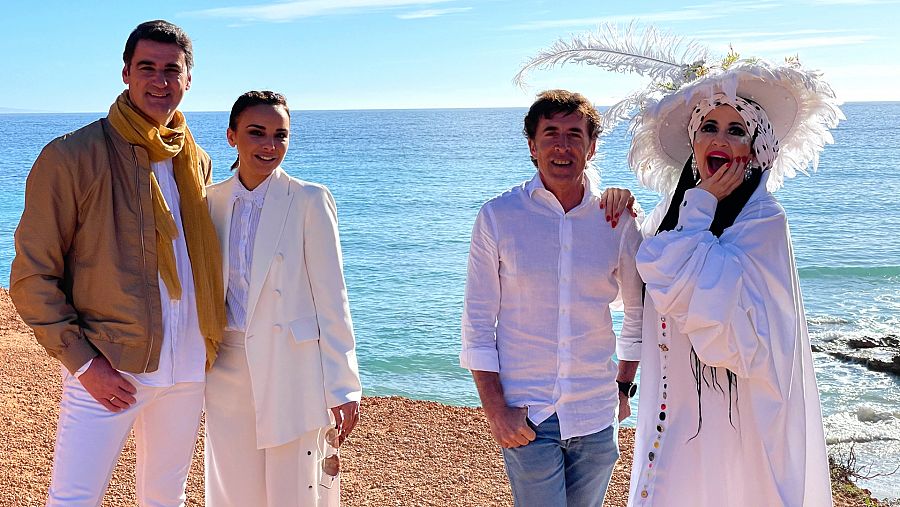 Jesulín de Ubrique, Chenoa, Perico Delgado y La Terremoto grabando en Ibiza