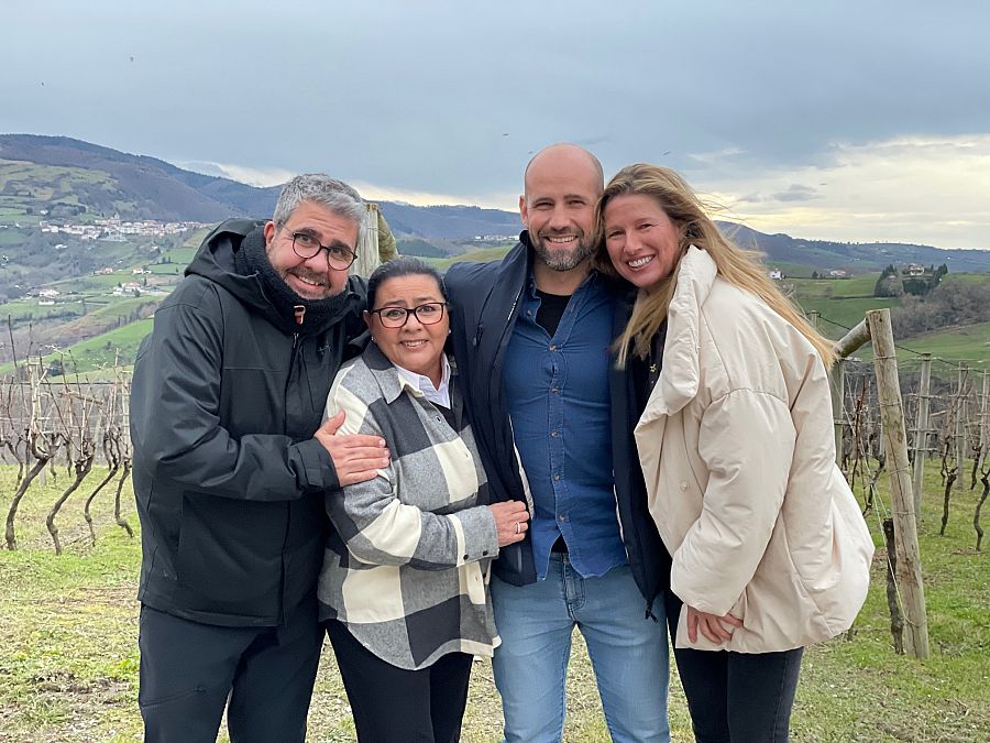  Anne, María del Monte, Flo y Gonzalo