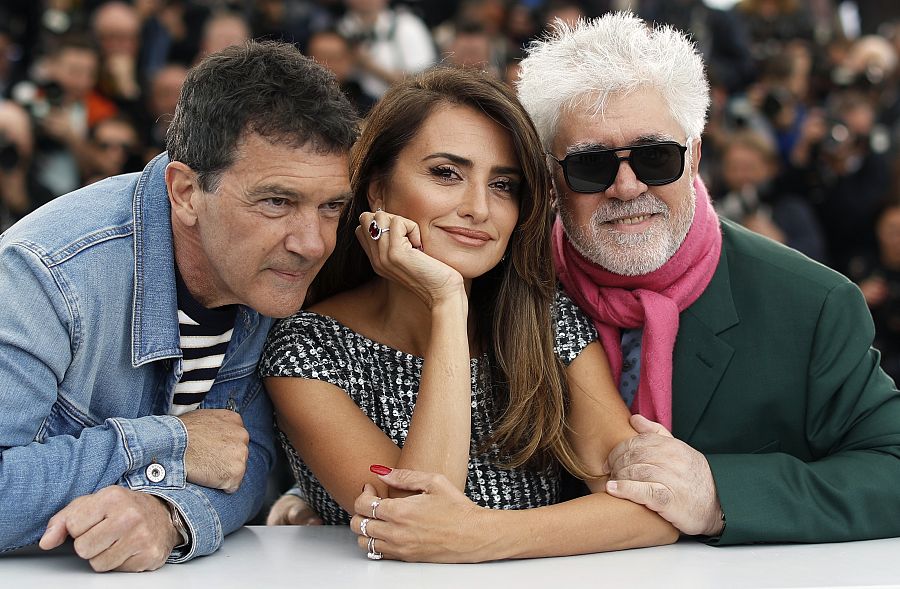 Penélope Cruz, Antonio Banderas y Pedro Almodóvar presentaron juntos 'Dolor y Gloria' en Cannes