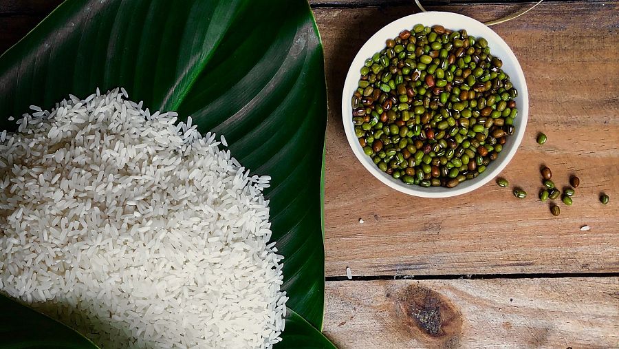 La alimentación basada en antioxidantes ayuda a prevenir el envejecimiento. La base de su alimentación es el arroz y la soja