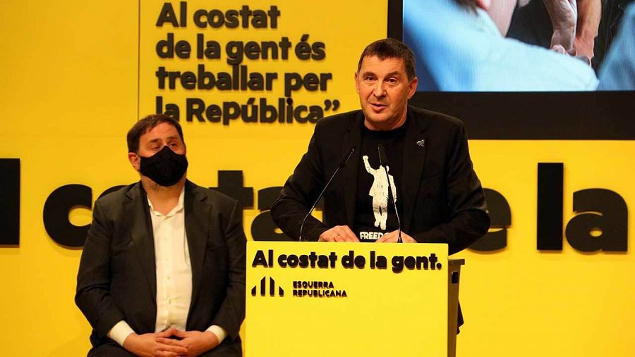 Arnaldo Otegi participa en la campanya d'ERC i comparteix escenari amb Junqueras a Girona