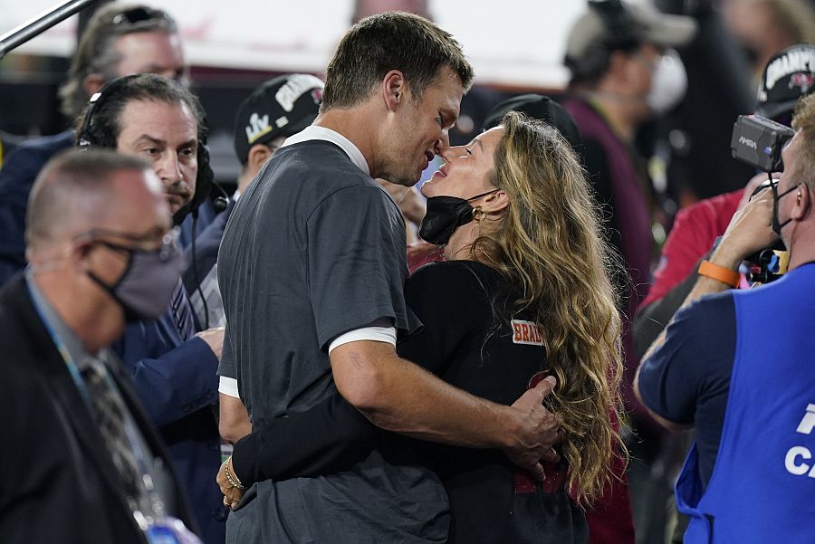 GISELE BUNDCHEN NO SE PIERDE LA VICTORIA DE SU MARIDO EN LA SUPER BOWL