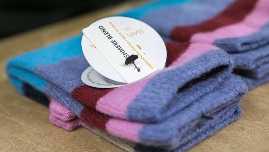 Ecowool es la apuesta más eco. Se trata de un hilo de lana merino y cashmere reciclados y fabricado en España