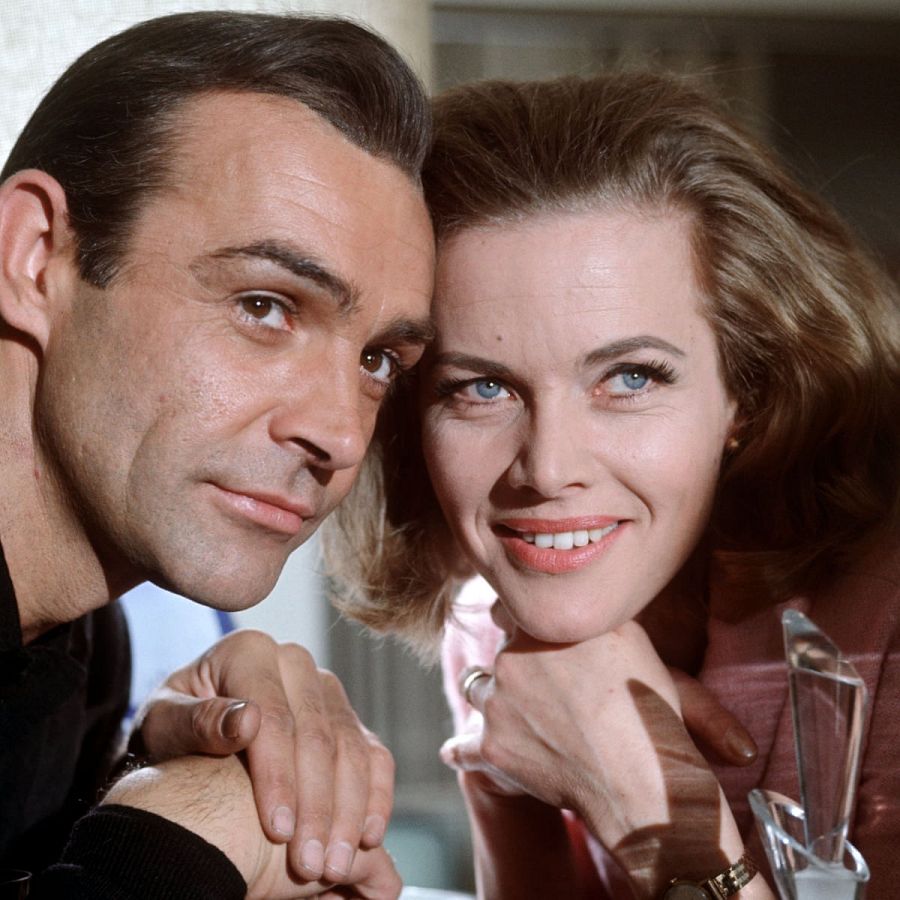 Honor Blackman y Sean Connery en Goldfinger