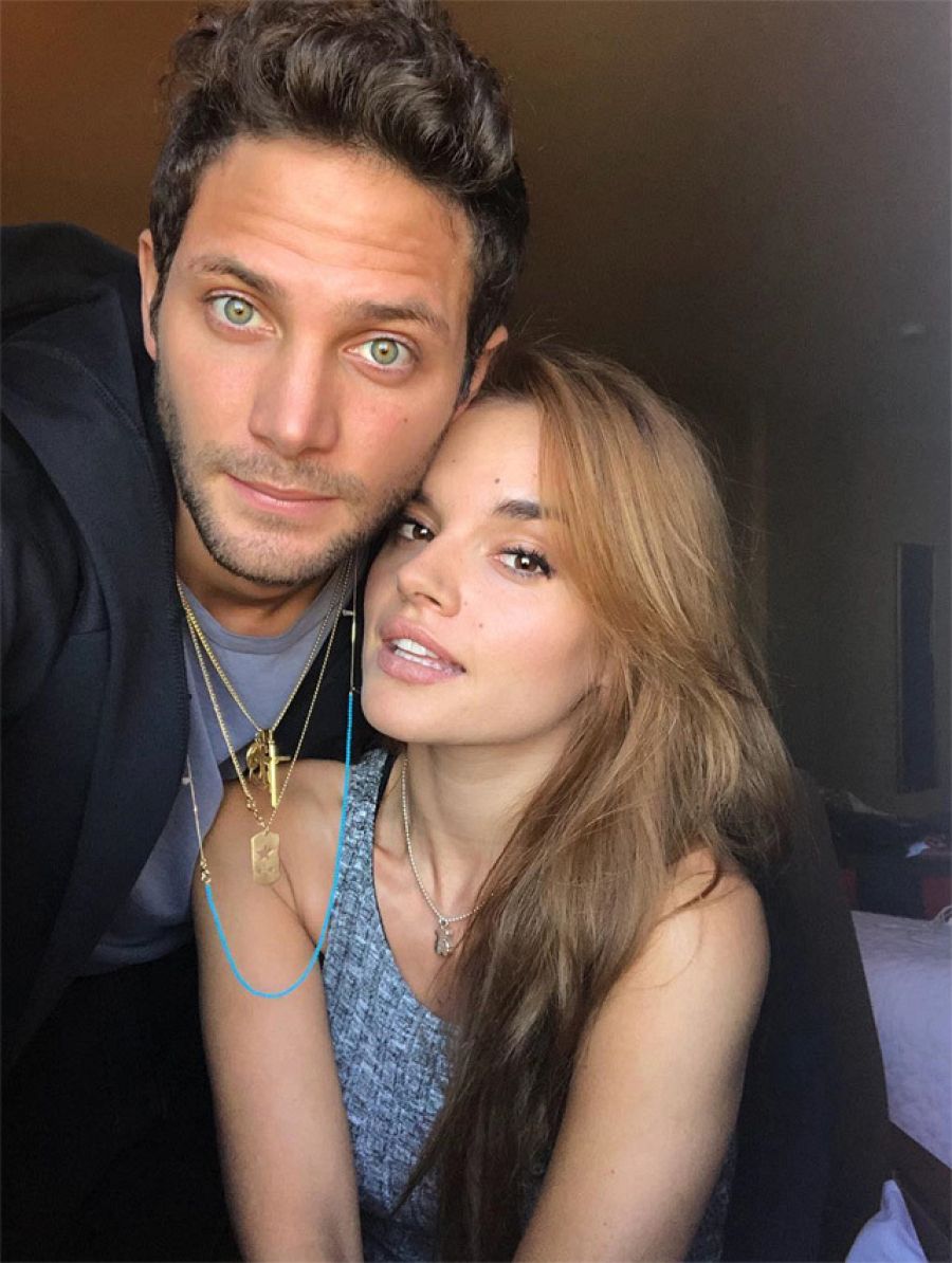 Melody junto a Gabriel Coronel