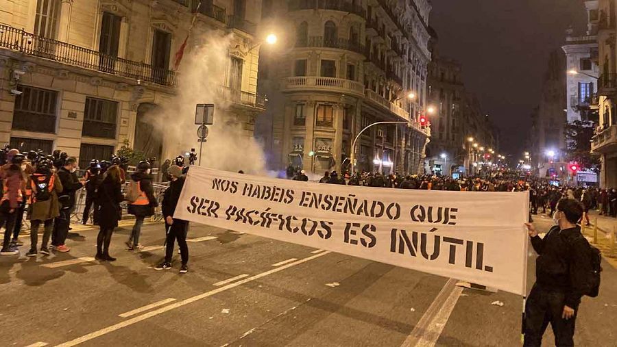 Imatges de la pancarta de la manifestació de Barcelona