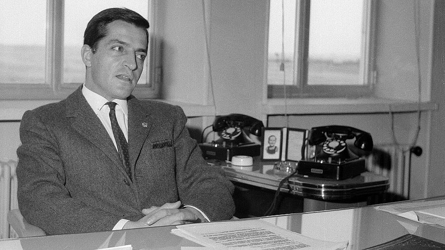 El rey confió a Suárez para sustituir a Carlos Arias Navarro al frente del Gobierno tras la muerte de Franco