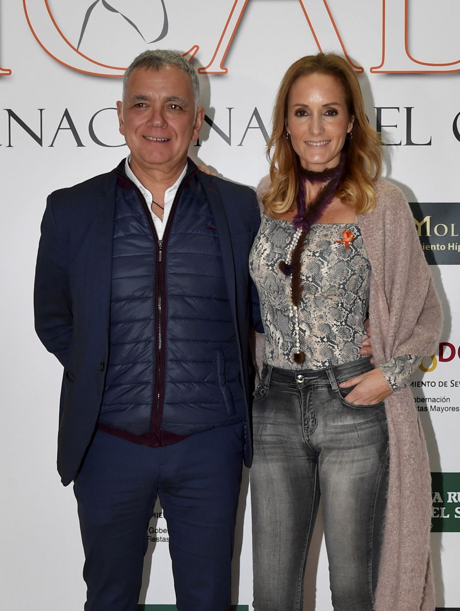 Julia Otero recibe el cariño de Sandra Ibarra: 