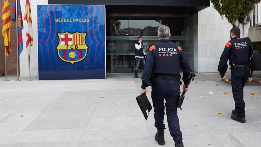 Policía en el Camp Nou