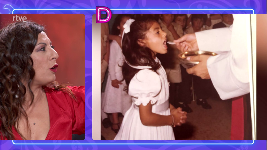 Cristina Medina y su primera comunión