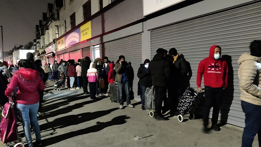 Los estudiantes copan las colas del hambre en el barrio londinense de Newham.