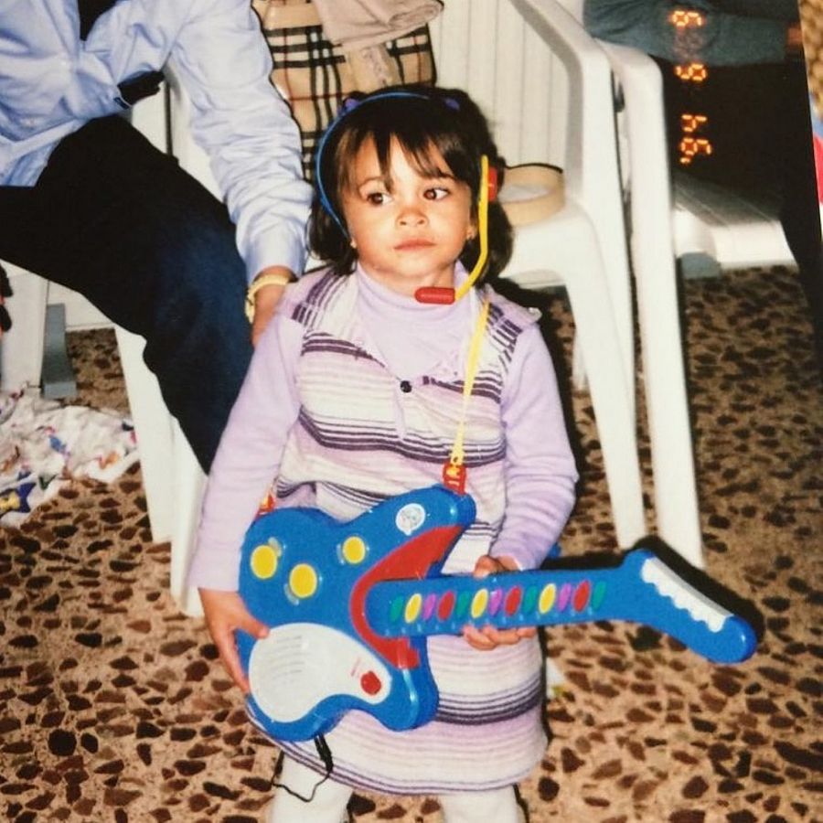 Aitana, muy rockera en esta foto de su infancia