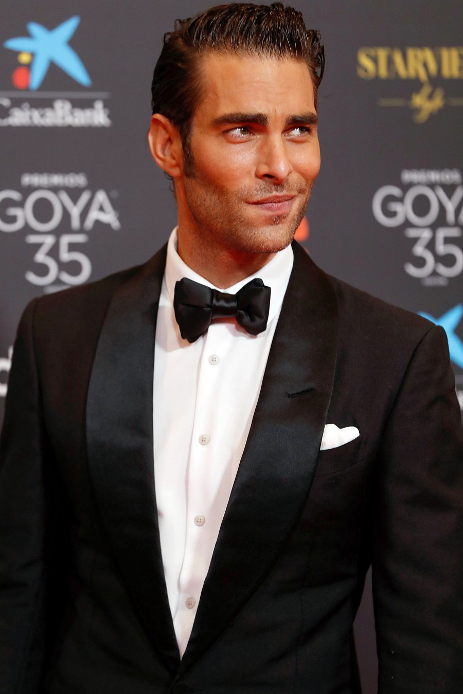 Jon Kortajarena es embajador de Tom Ford sobre la alfombra roja de los Premios Goya