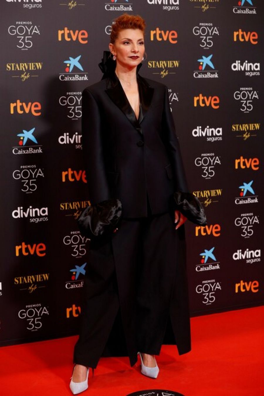 Najwa Nimri, la actriz, de riguroso negro