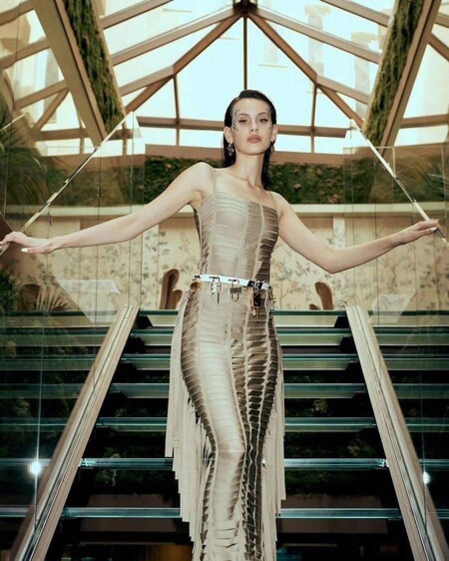 Milena Smit en la alfombra roja virtual de los Goya